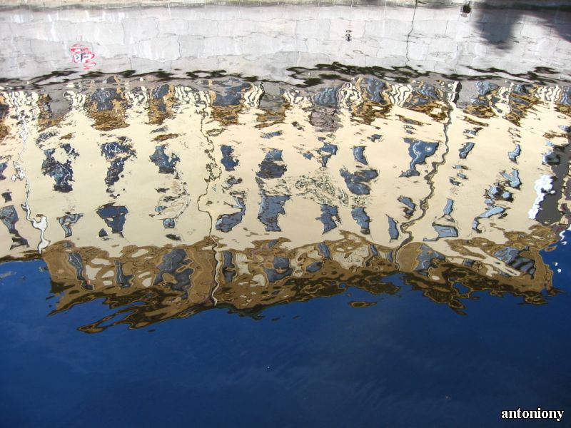 Отражение в канале