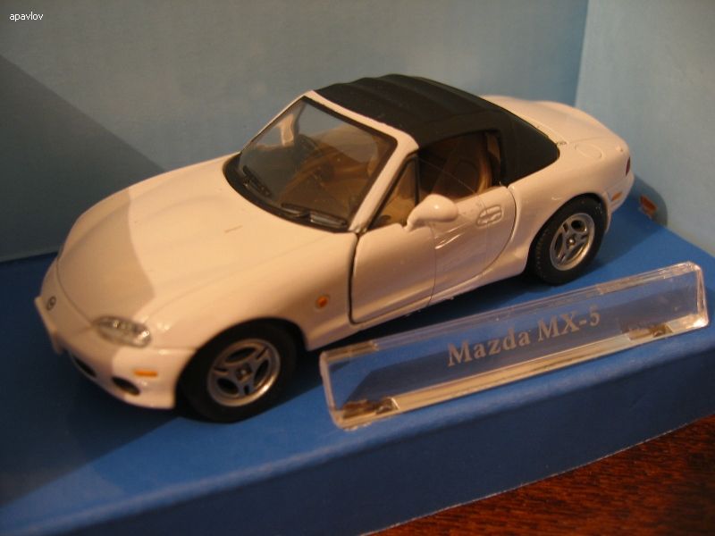 Mazda MX-5 1-43 правый руль Cara