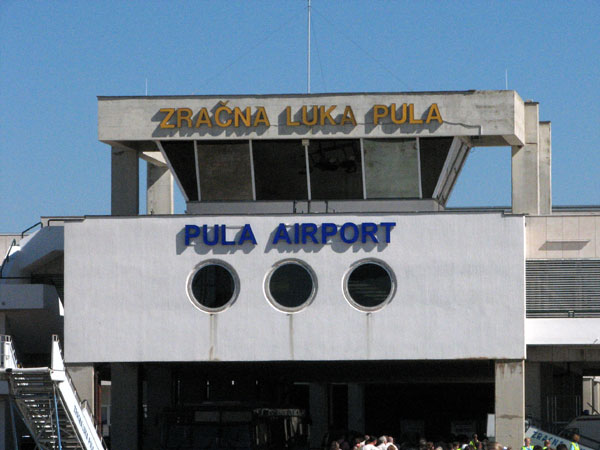 Аэропорт в Пуле