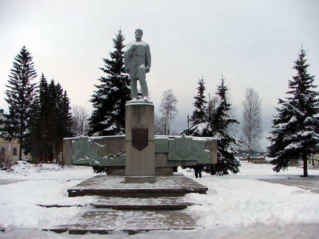 41-Великий Устюг. Памятник Семен