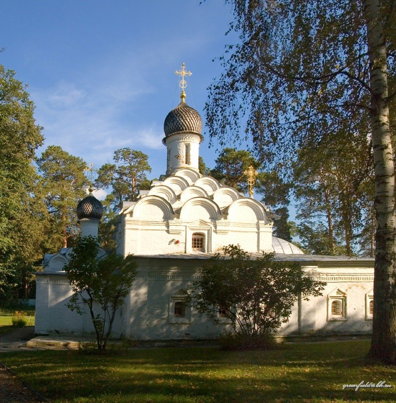 Архангельская церковь-усыпальниц