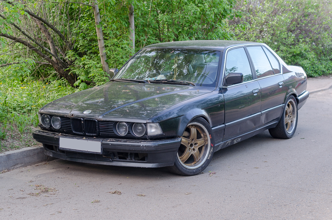 BMW 730 (E32, 1986)