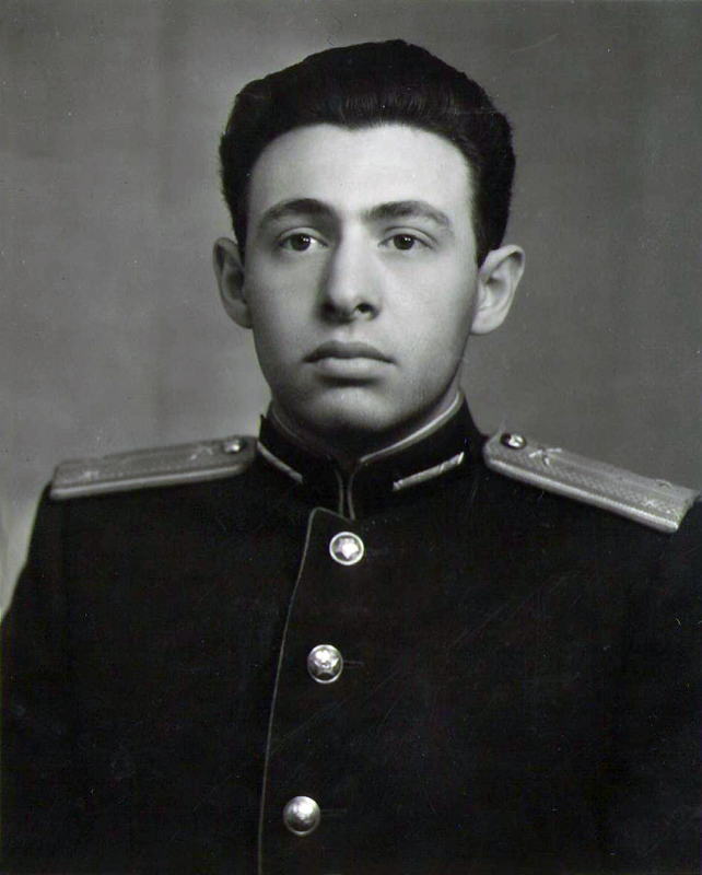 Старший лейтенант. 1957 г.