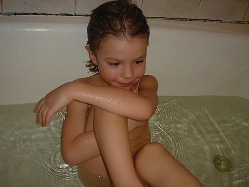 cute kid bathing5.jpg