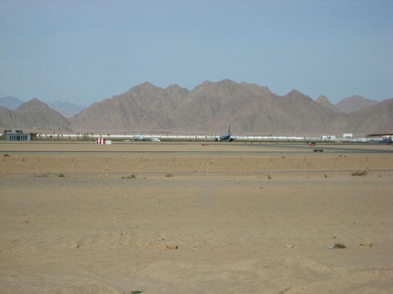 Аэропорт Шарм-эль-шейха в пустын