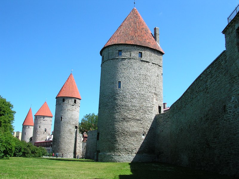 Оборонительные стены и башни сре