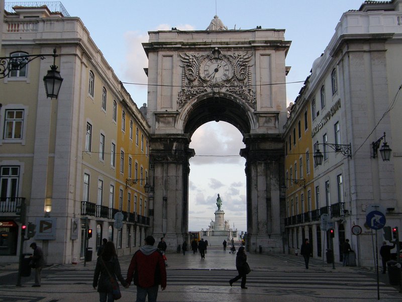 Лиссабон.Триумфальная арка на пл