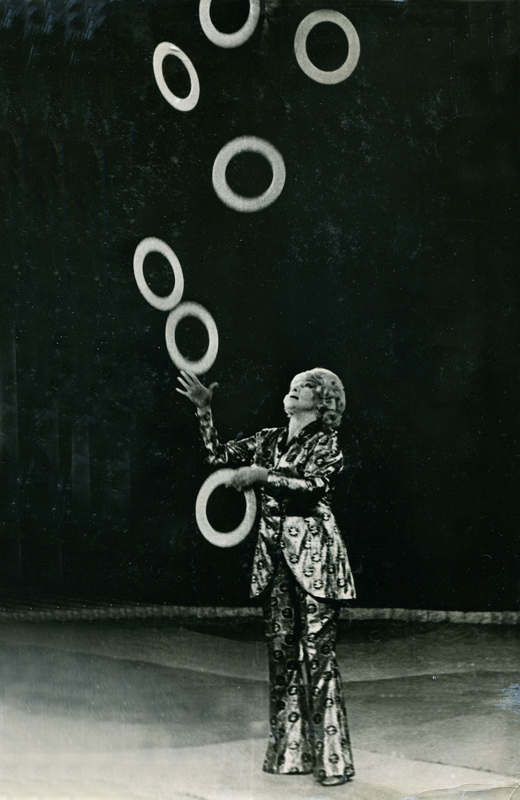Тамара Александрова - соло жонгл