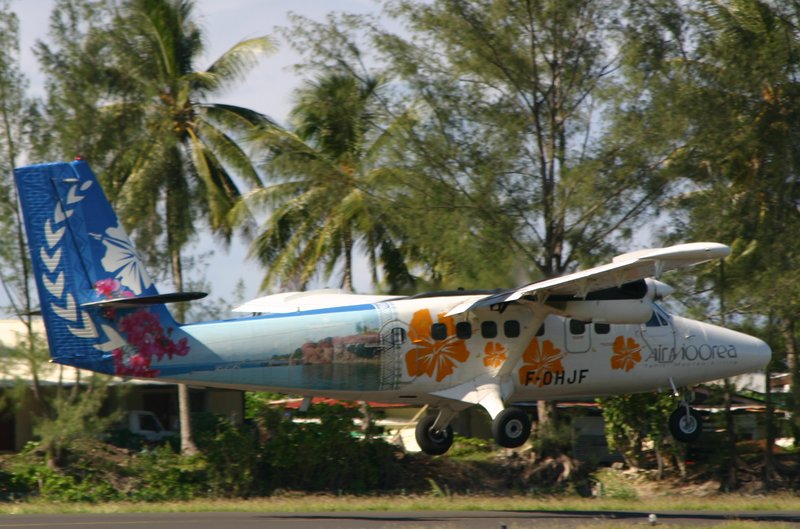 Air Moorea Twin otter F-OHJF at