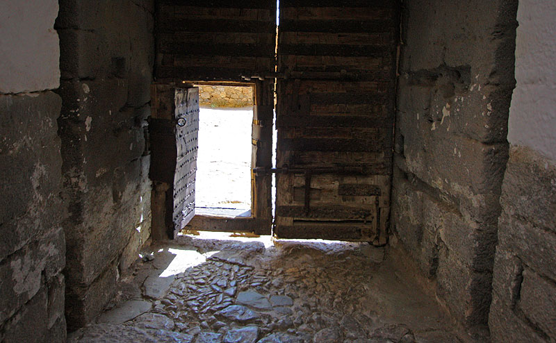 Дверь в крепость