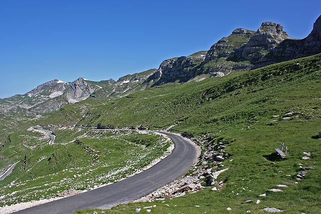 Дорога через перевал Седло