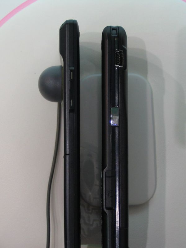 x820 в сравнении с SLVR (справа)