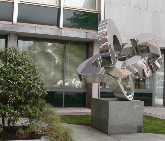 Женева.скульптура из металла2б.j