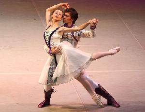 Пермь-Венгерские танцы-2009.jpg