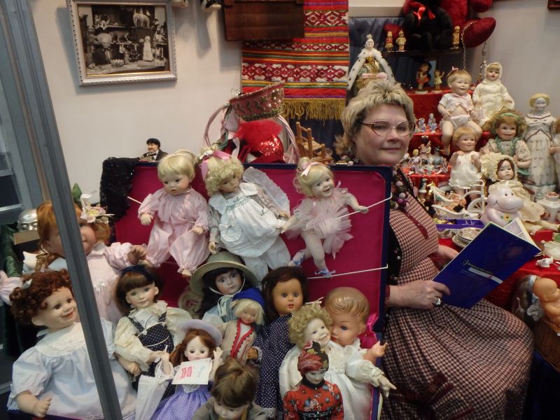 Музей уникальных кукол ул покровка. Музей кукол в Москве на Покровке. Музей кукол в Москве. Музей уникальных кукол в Москве.
