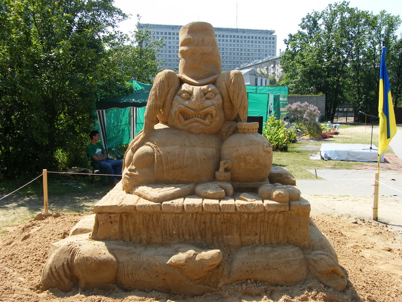 Москва. Выставка песочных фигур.