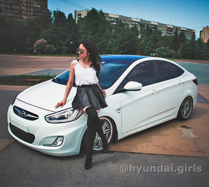 Hyundai Solaris girls (3).jpg