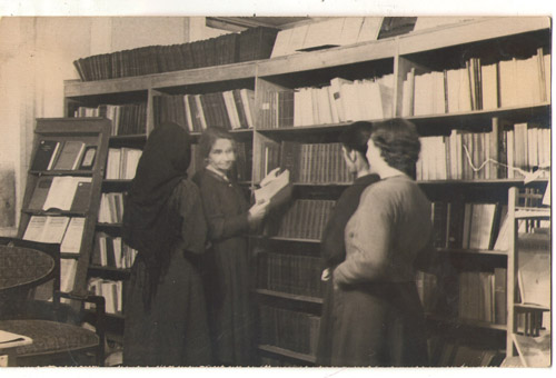 (19)1952 гл. библиотекарь Махрам