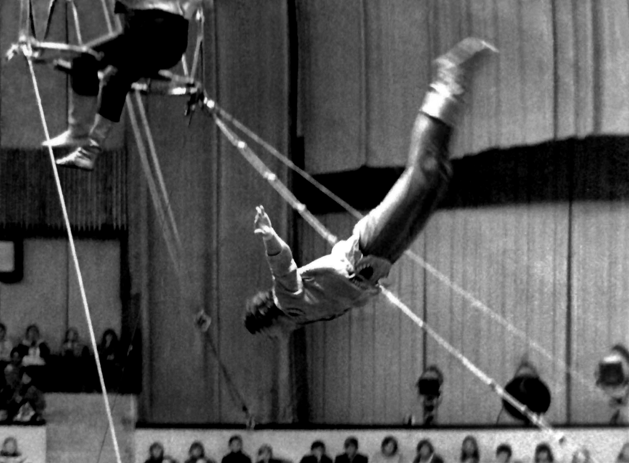 Игорь Беляев в прыжке (1975 год)