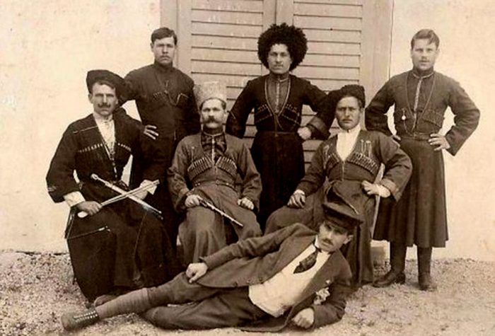Кантемиров с группой 1912 год.jp