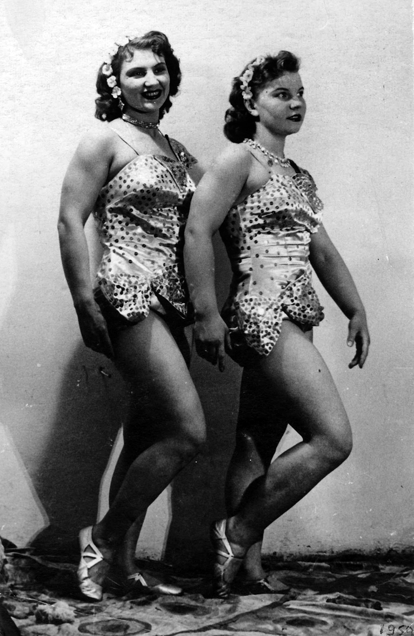 Лилия и Нина Чижевские, 1959 год