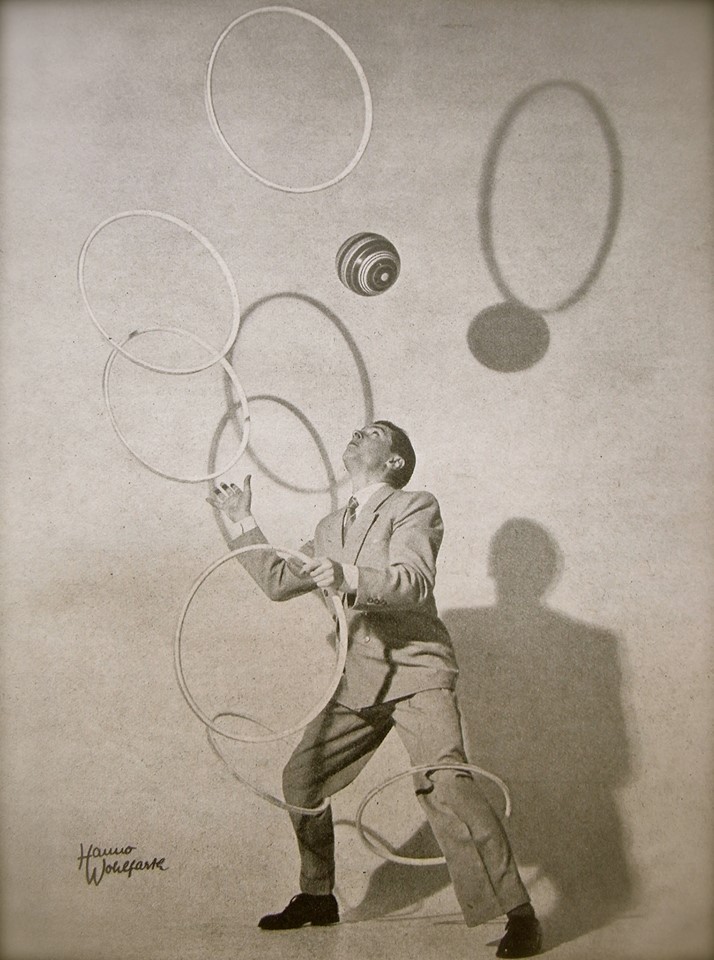 Bob Bramson Juggler 1955.jpg