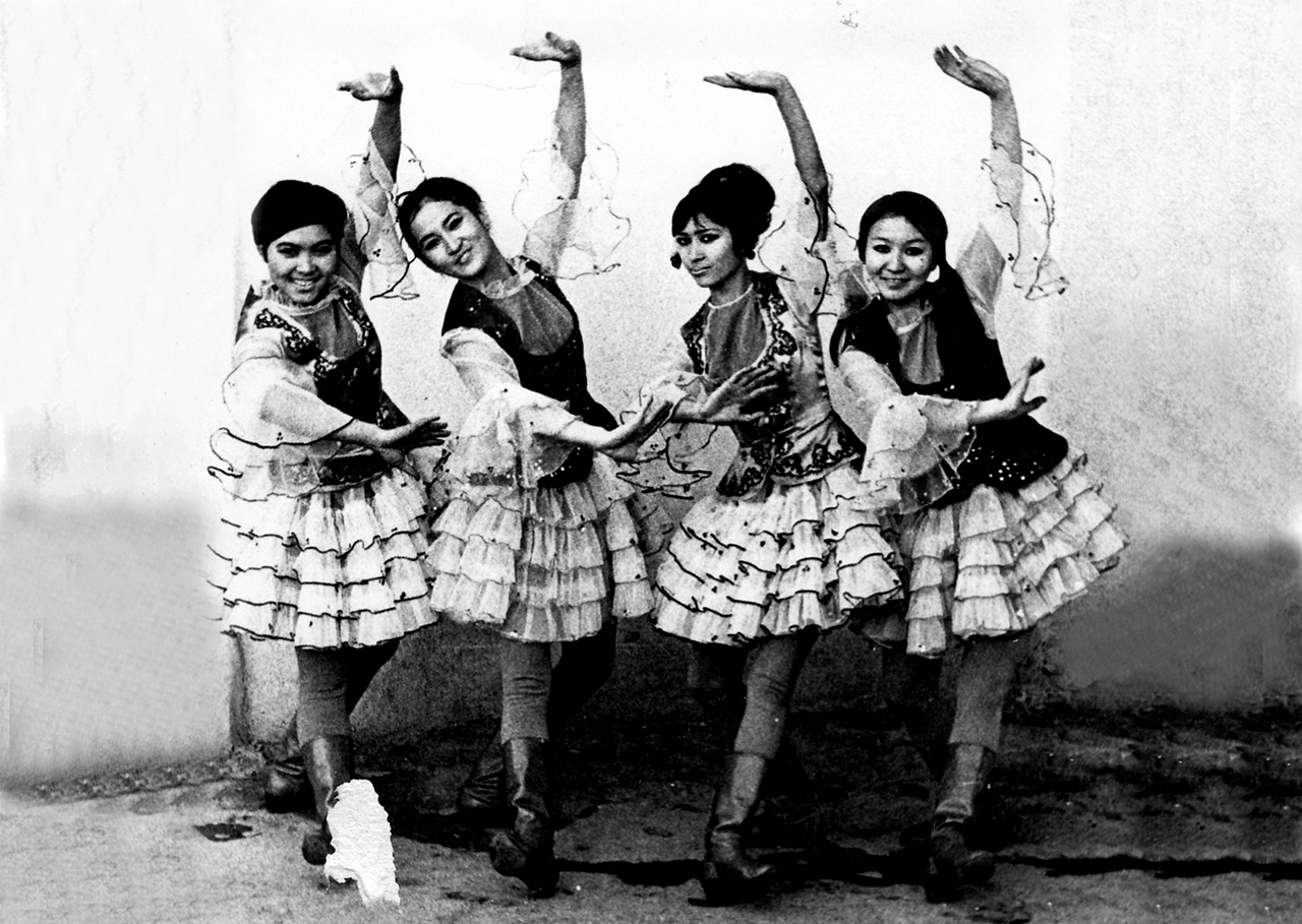Балетная группа. начало 70-х.jpg