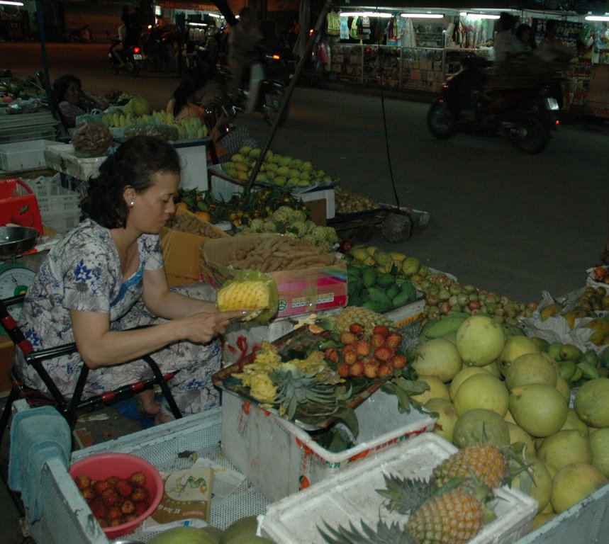 Рынок (закупки фруктов на родину