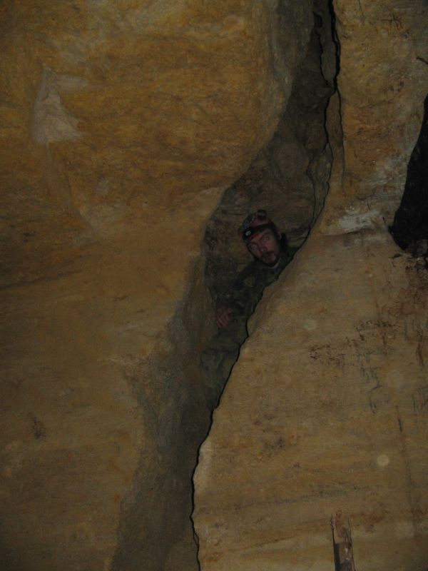 вход в пещеру П-180.jpg